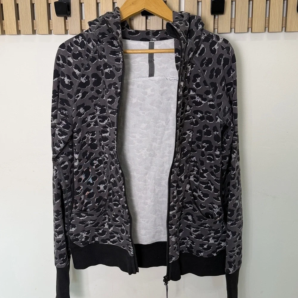 Womens Lululemon Scuba Hoodie size 8